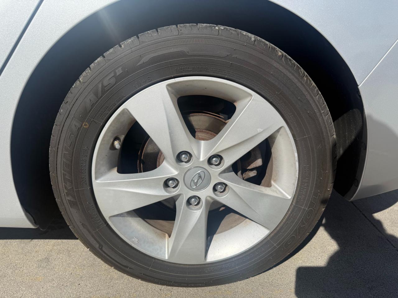 Hyundai Elantra GLS 2012