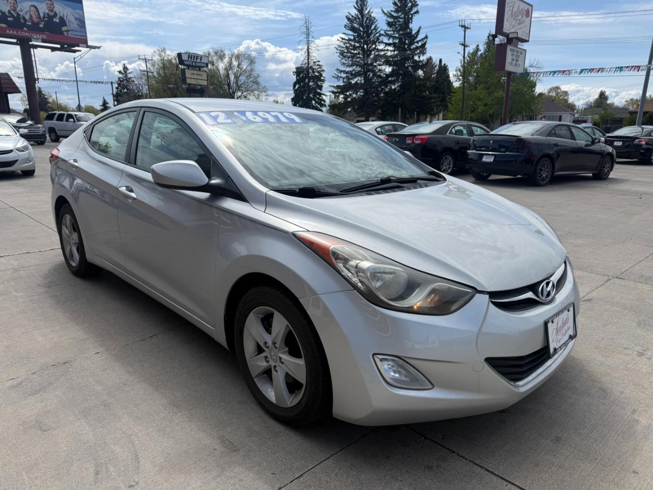 Hyundai Elantra  2012