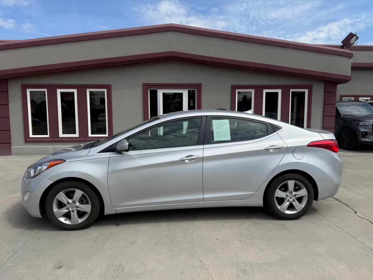 Hyundai Elantra  2012