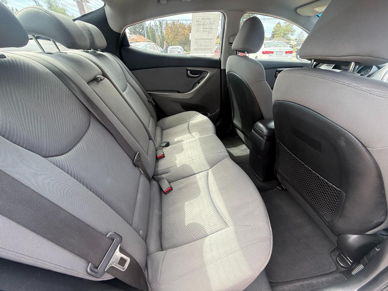 Hyundai Elantra  2012