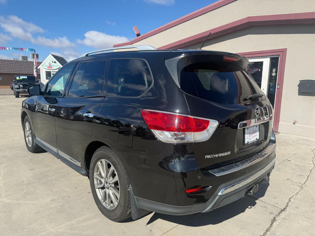 Nissan Pathfinder S 2015