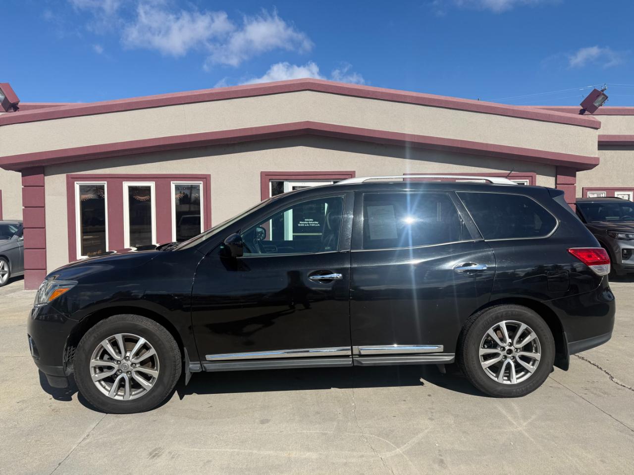 Nissan Pathfinder S 2015
