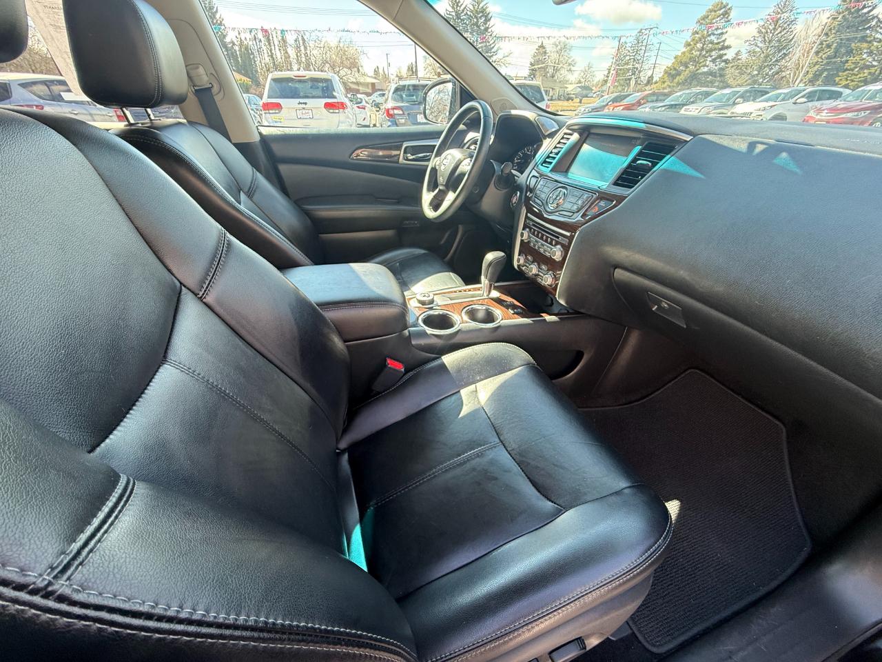 Nissan Pathfinder S 2015