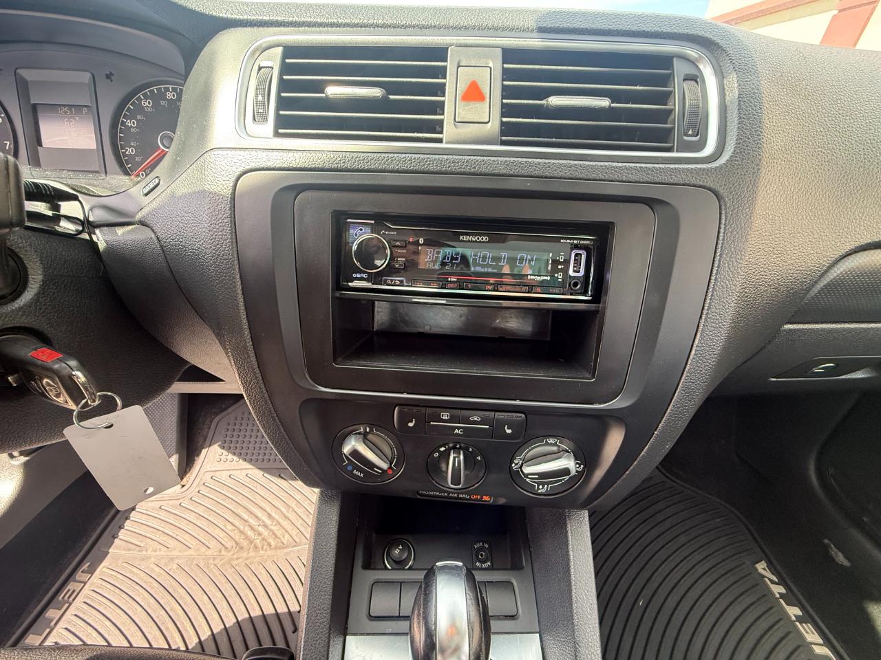 Volkswagen Jetta SE 2011