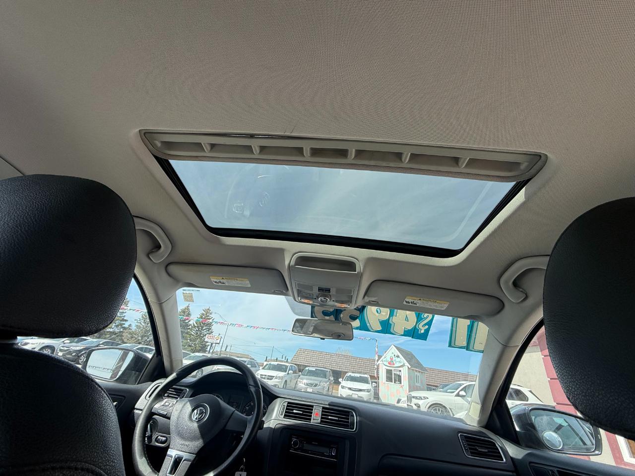 Volkswagen Jetta SE 2011