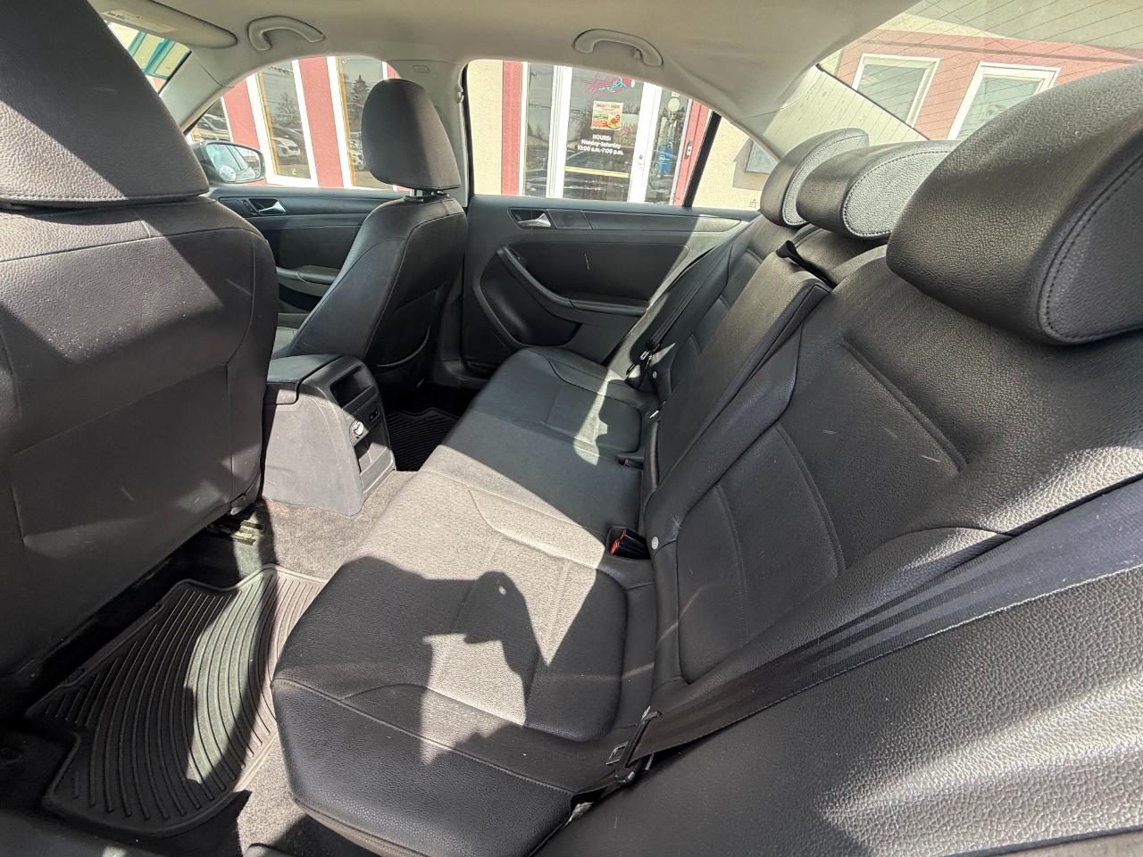 Volkswagen Jetta SE 2011