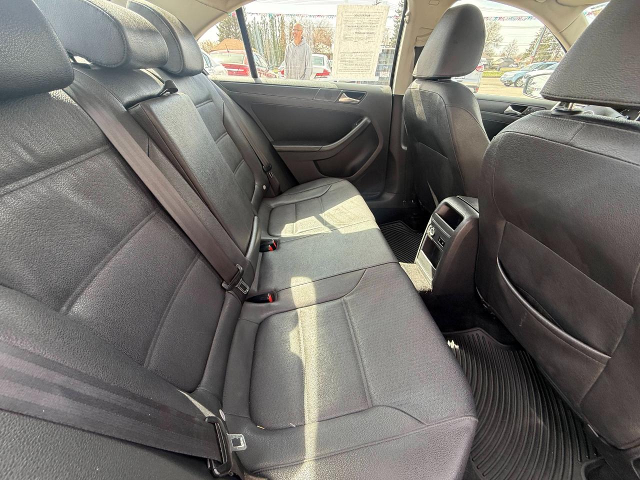 Volkswagen Jetta SE 2011