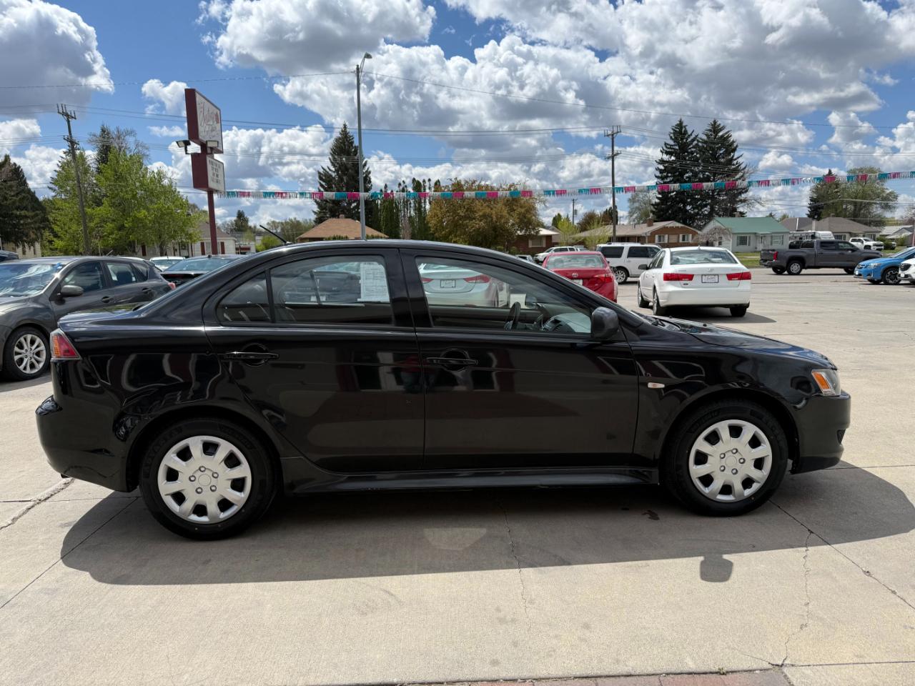 Mitsubishi Lancer ES 2013