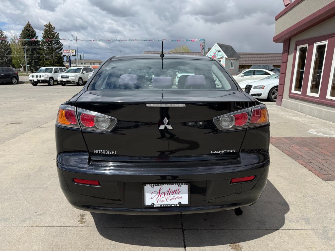 Mitsubishi Lancer ES 2013