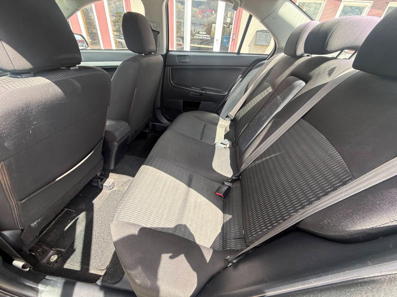 Mitsubishi Lancer ES 2013