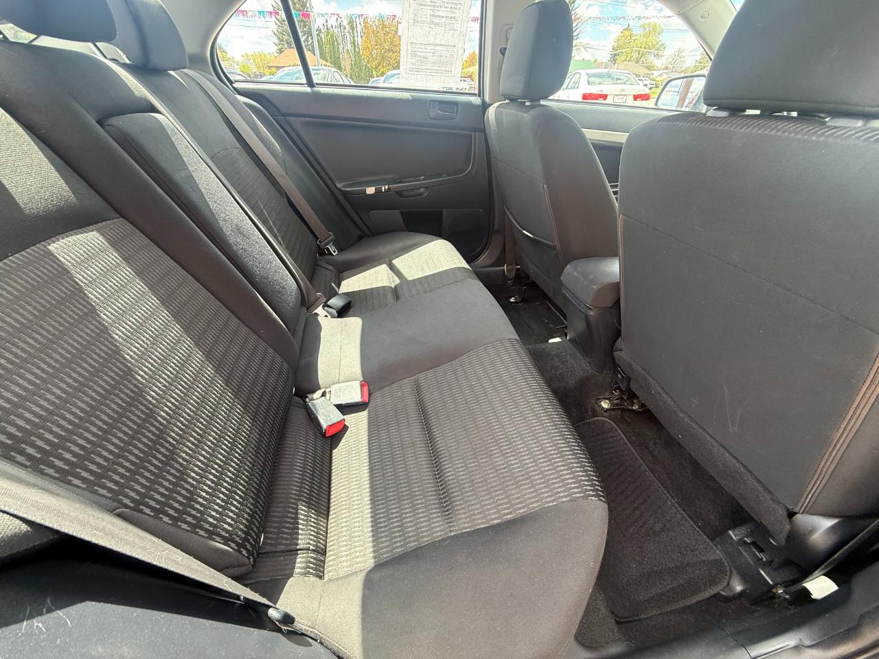 Mitsubishi Lancer ES 2013