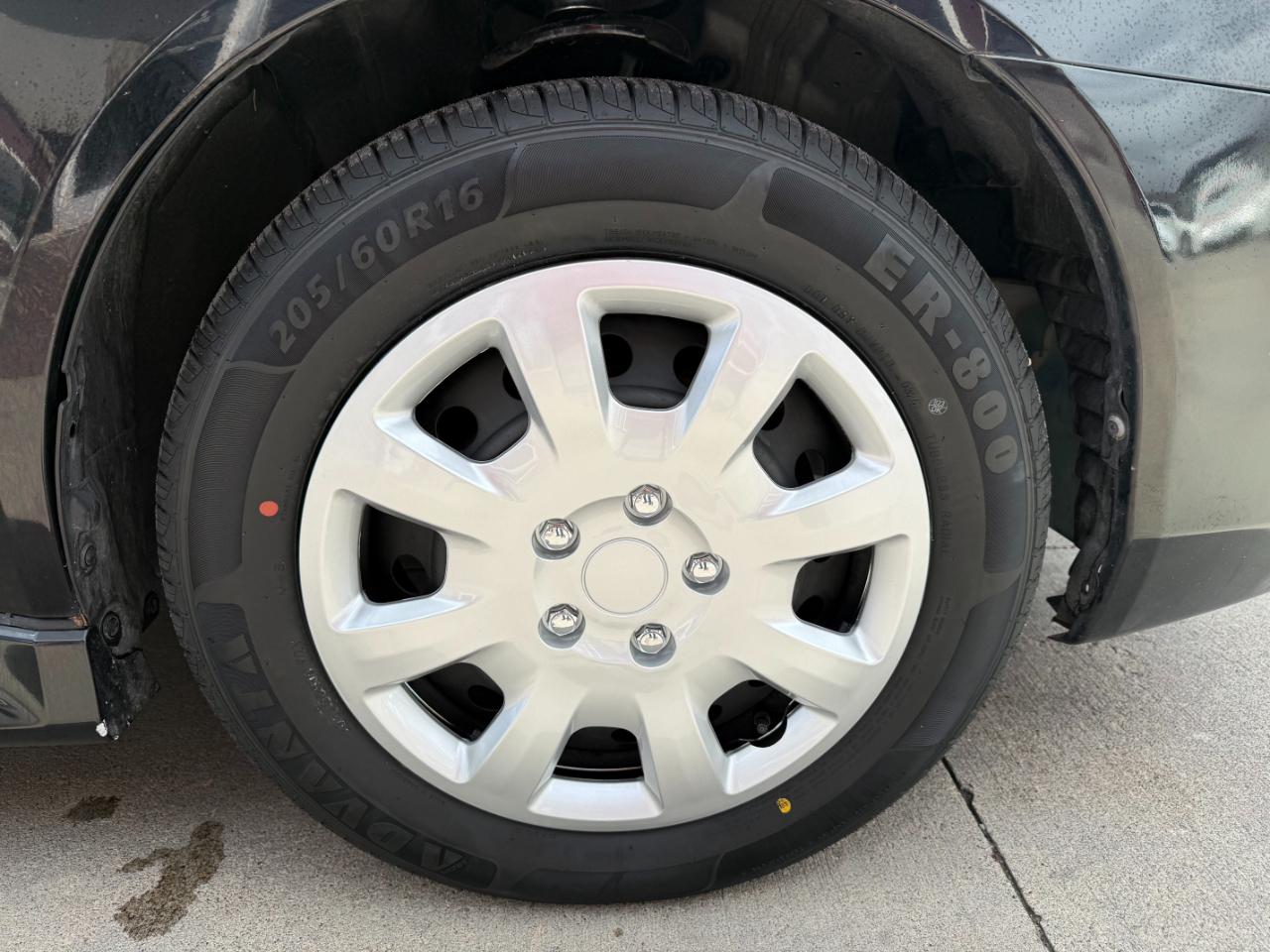 Mitsubishi Lancer ES 2013