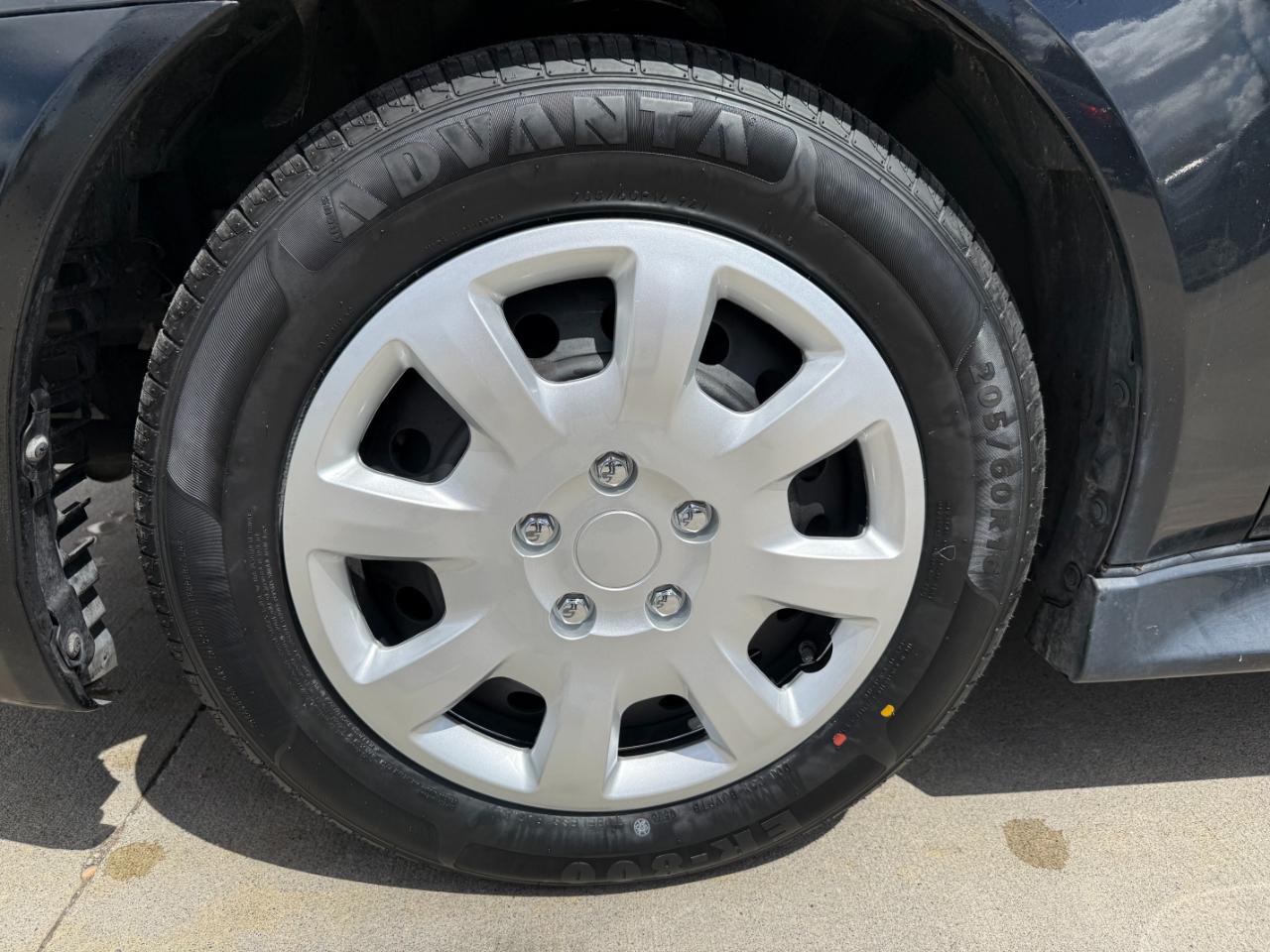 Mitsubishi Lancer ES 2013