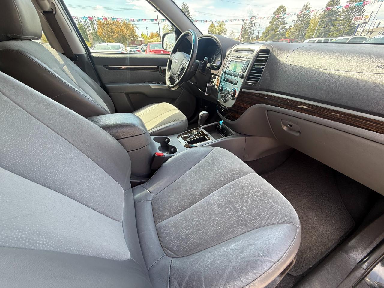 Hyundai Santa Fe SE 2011