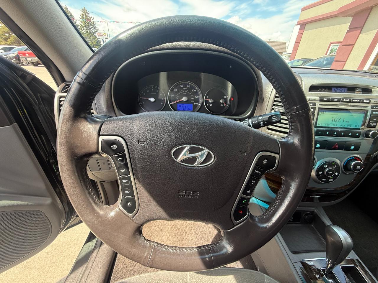 Hyundai Santa Fe SE 2011