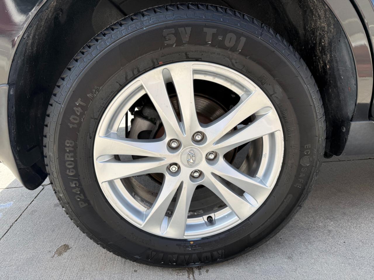 Hyundai Santa Fe SE 2011