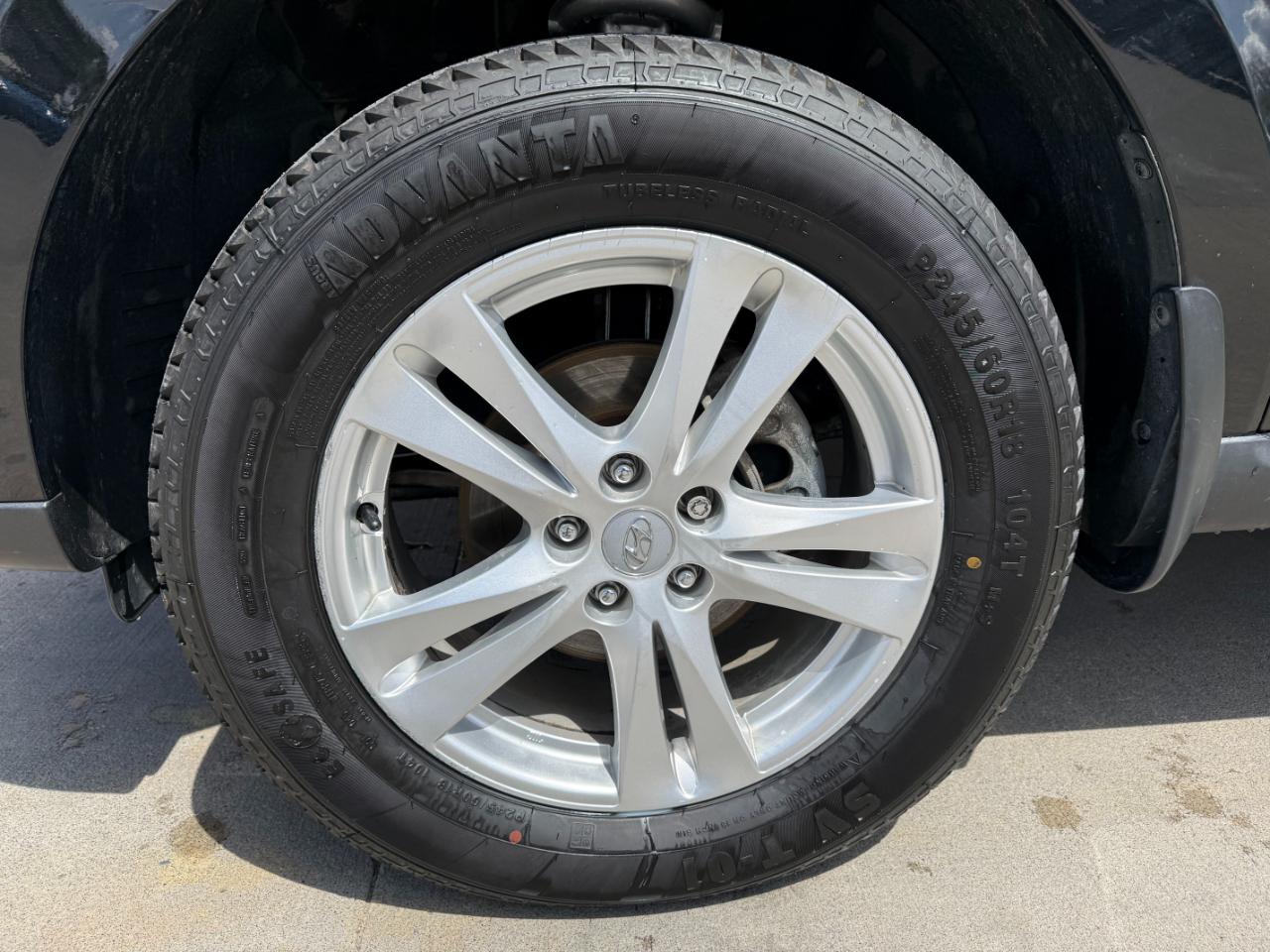 Hyundai Santa Fe SE 2011