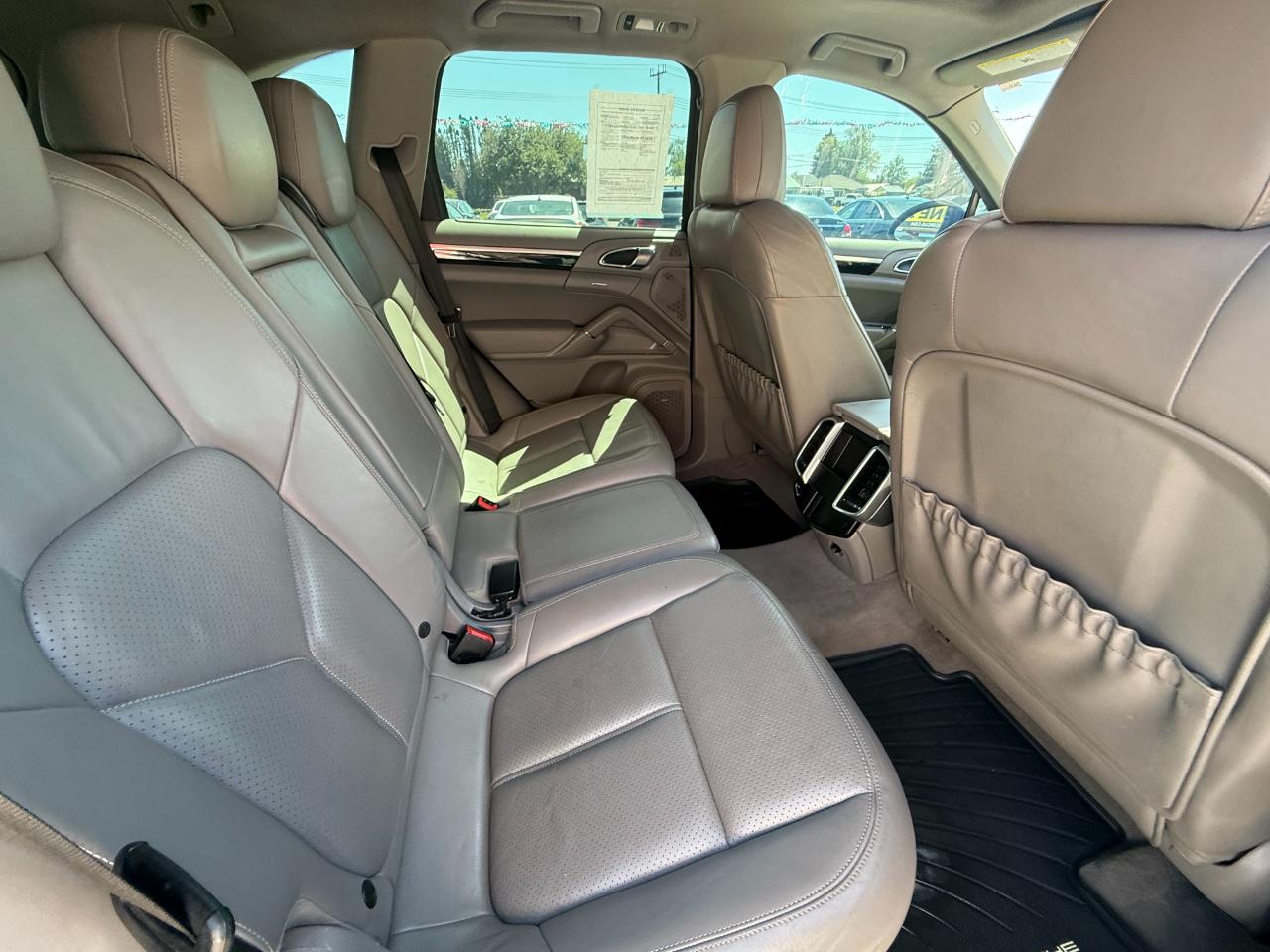 Porsche Cayenne S 2011