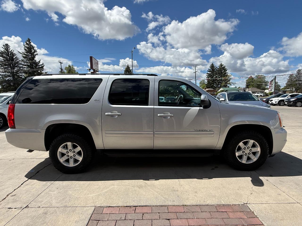 GMC Yukon XL 1500 SLT 2013