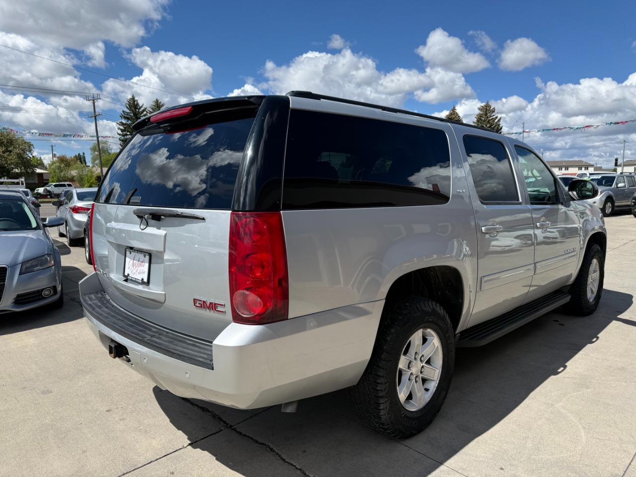 GMC Yukon XL 1500 SLT 2013