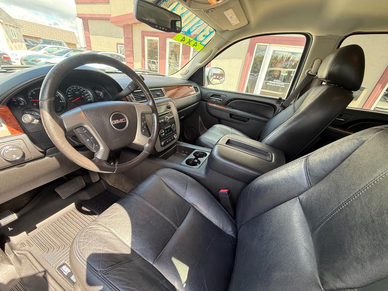 GMC Yukon XL 1500 SLT 2013