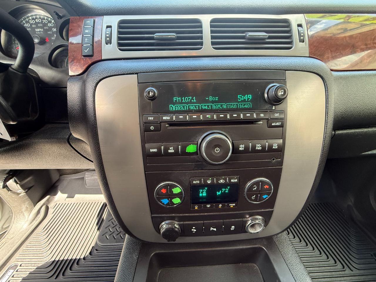 GMC Yukon XL 1500 SLT 2013