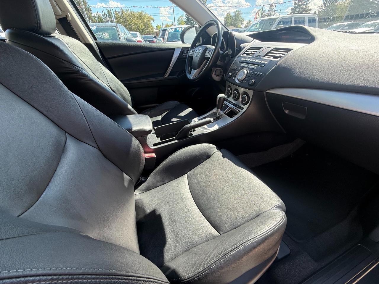 Mazda MAZDA3  2011