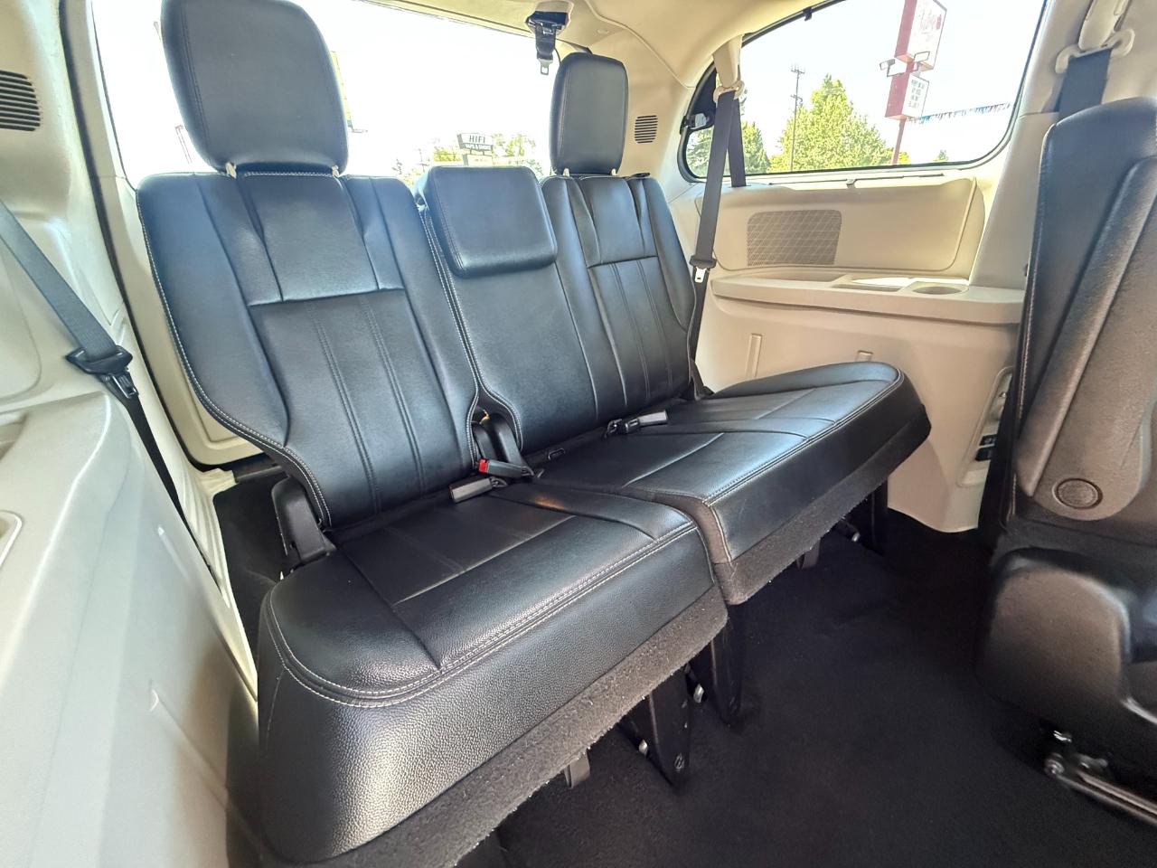 Chrysler Town & Country Touring 2016