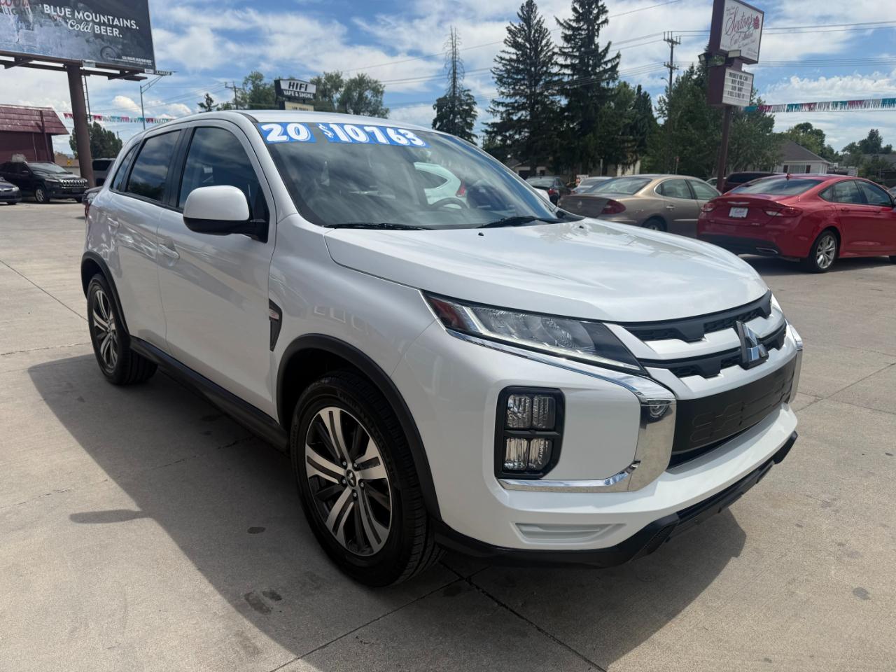 Mitsubishi Outlander Sport  2020