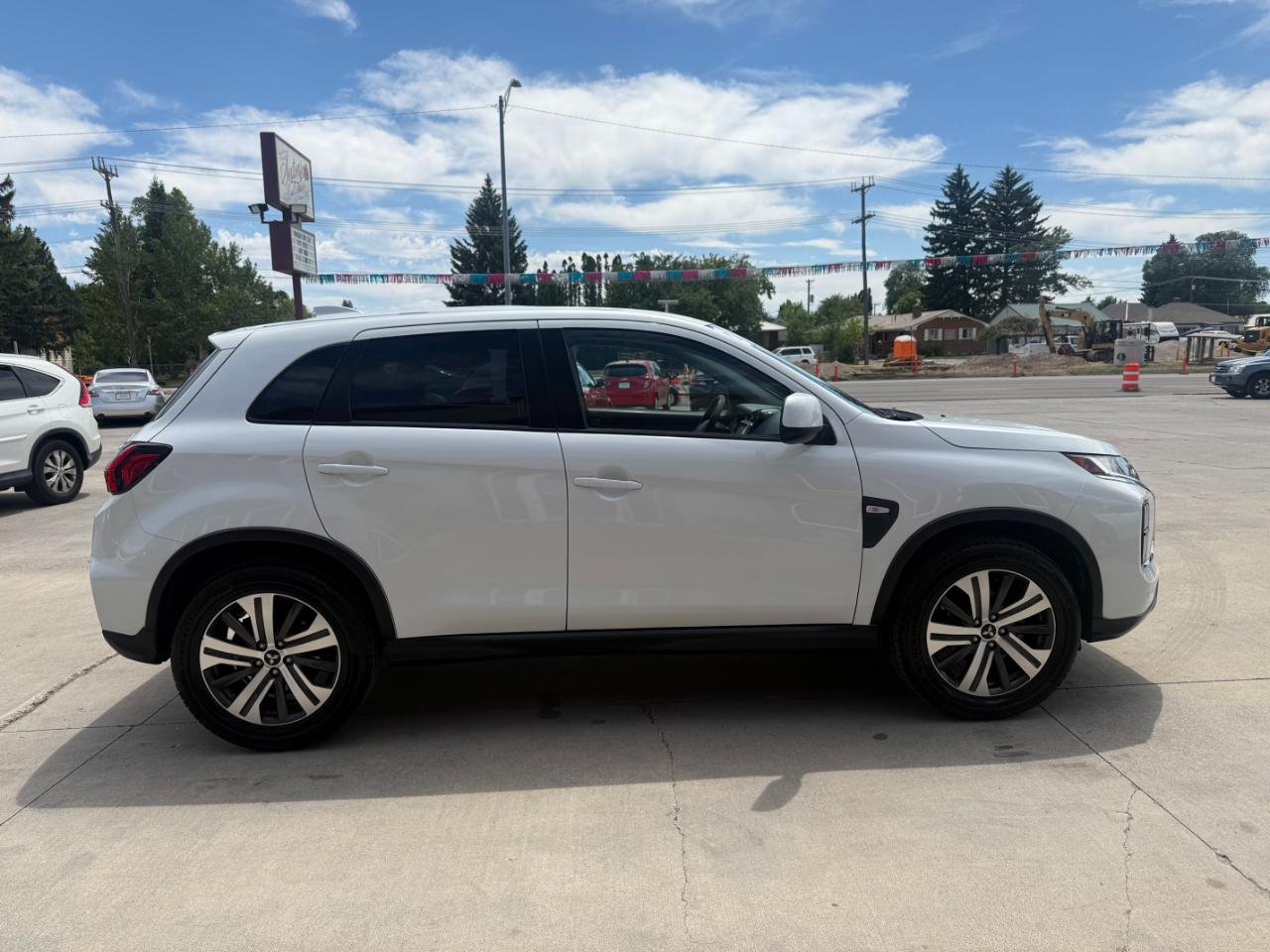 Mitsubishi Outlander Sport  2020