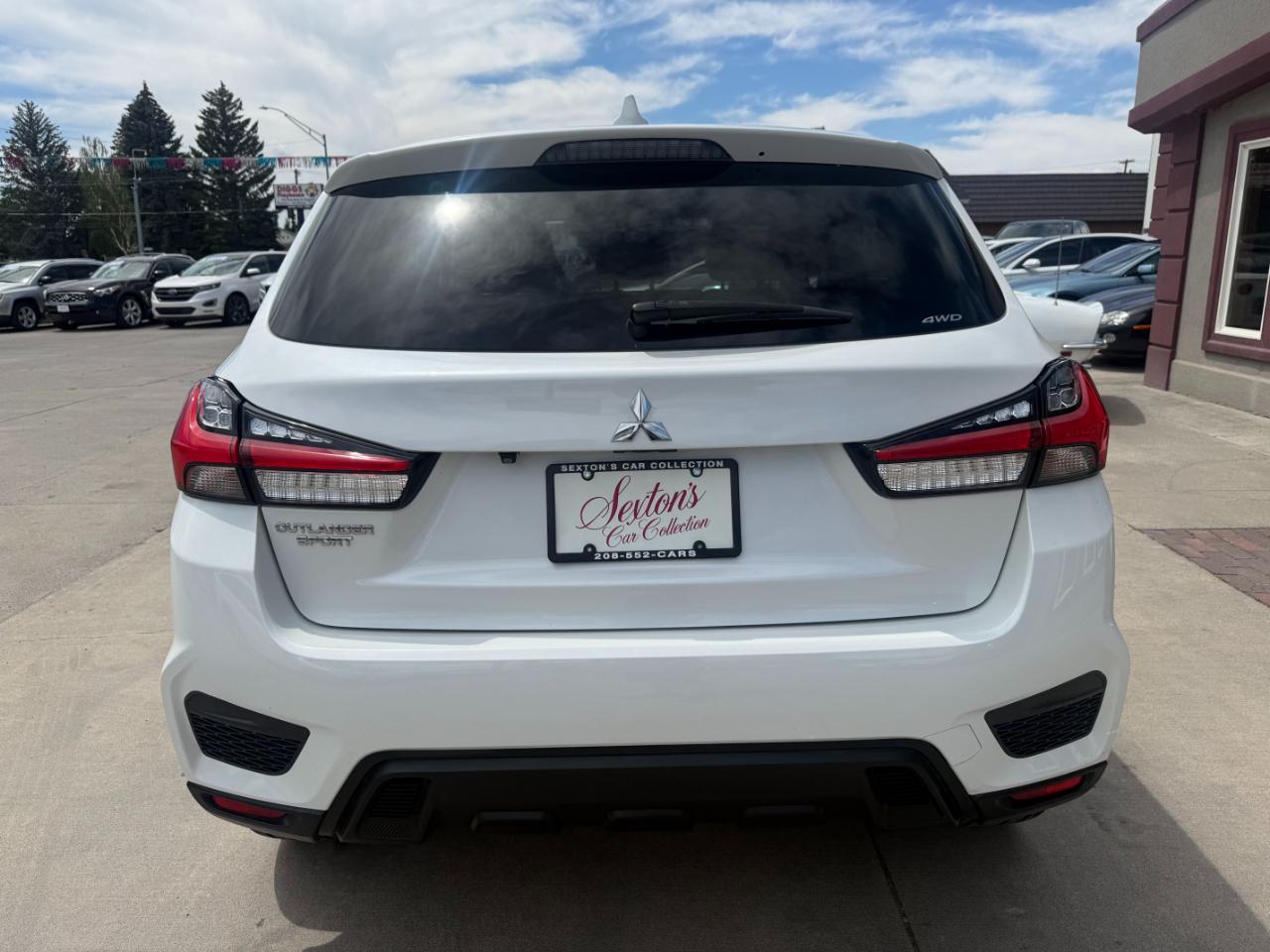 Mitsubishi Outlander Sport  2020