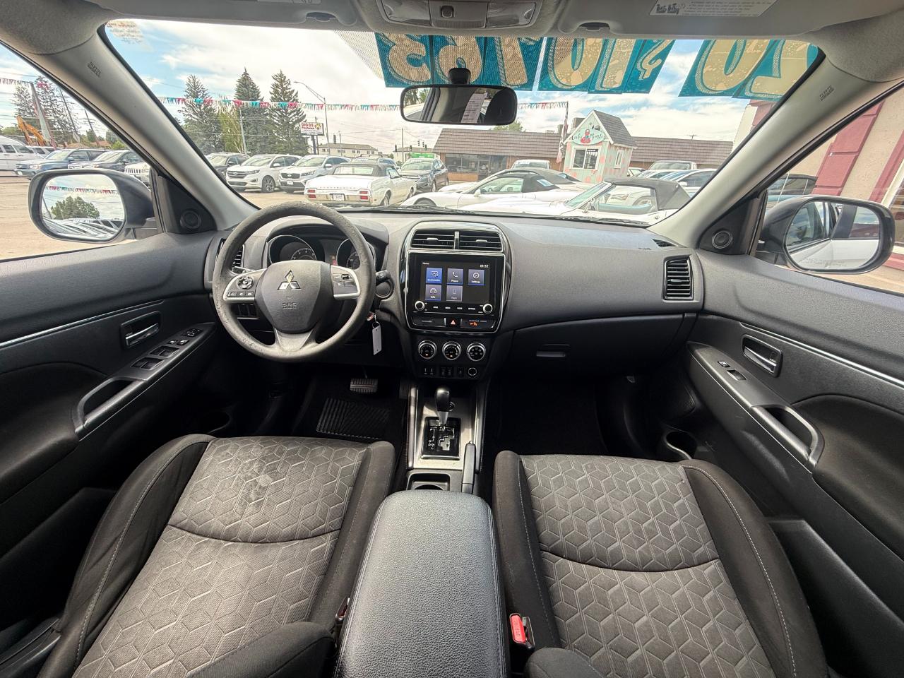 Mitsubishi Outlander Sport  2020