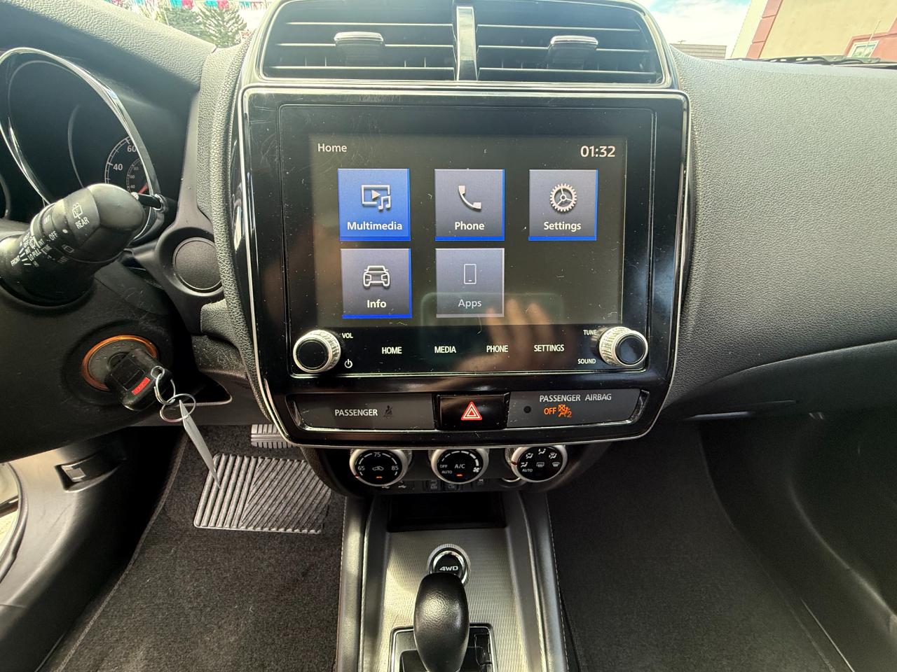 Mitsubishi Outlander Sport  2020