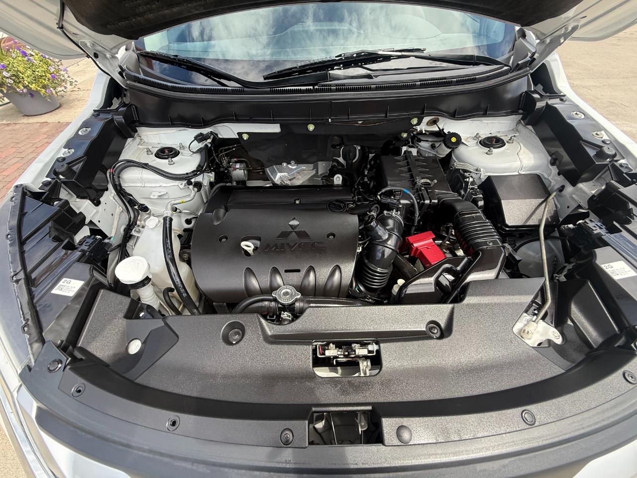 Mitsubishi Outlander Sport  2020