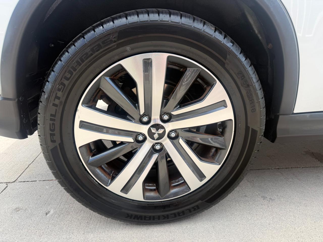 Mitsubishi Outlander Sport  2020