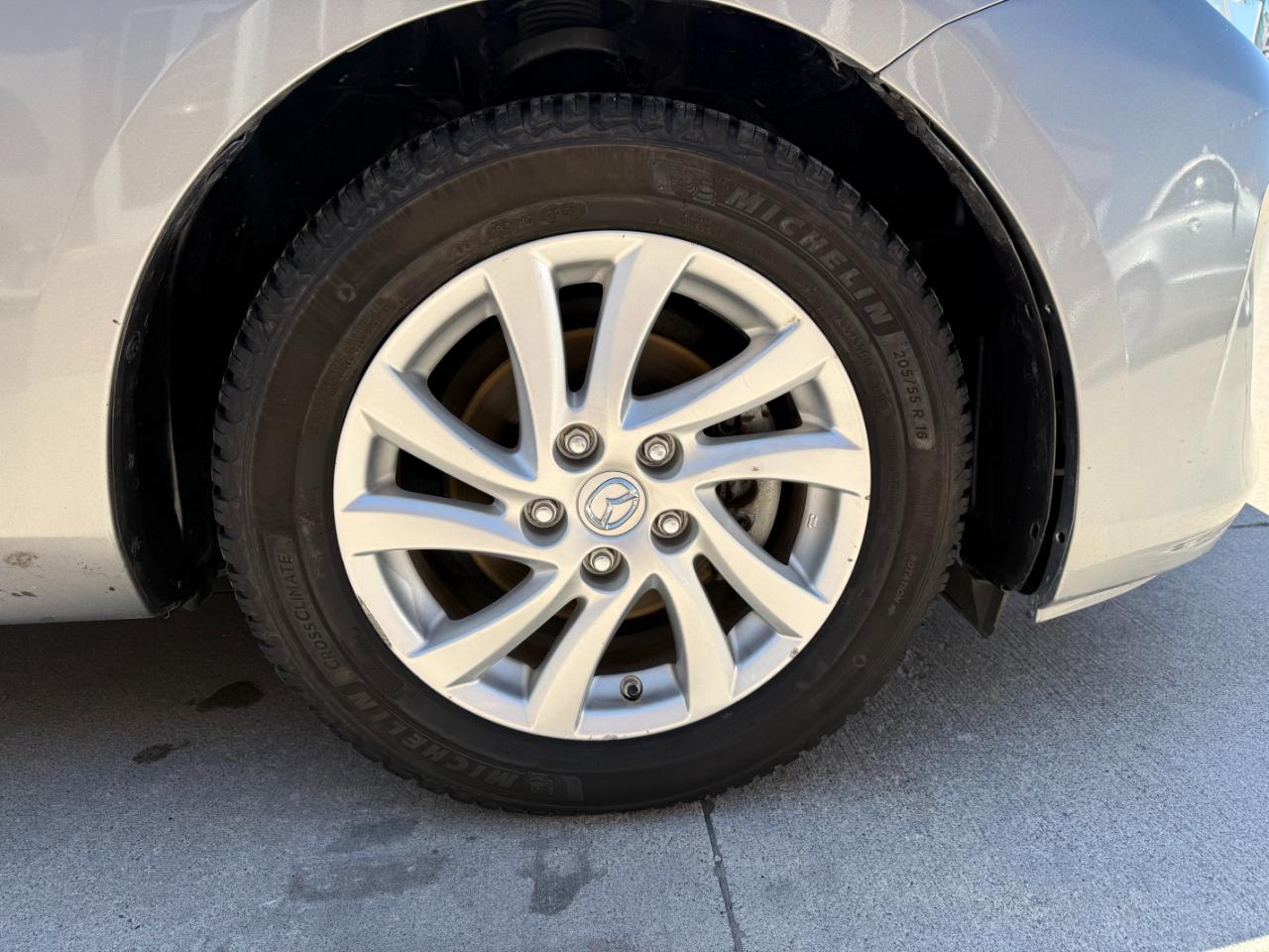 Mazda MAZDA3 i 2012