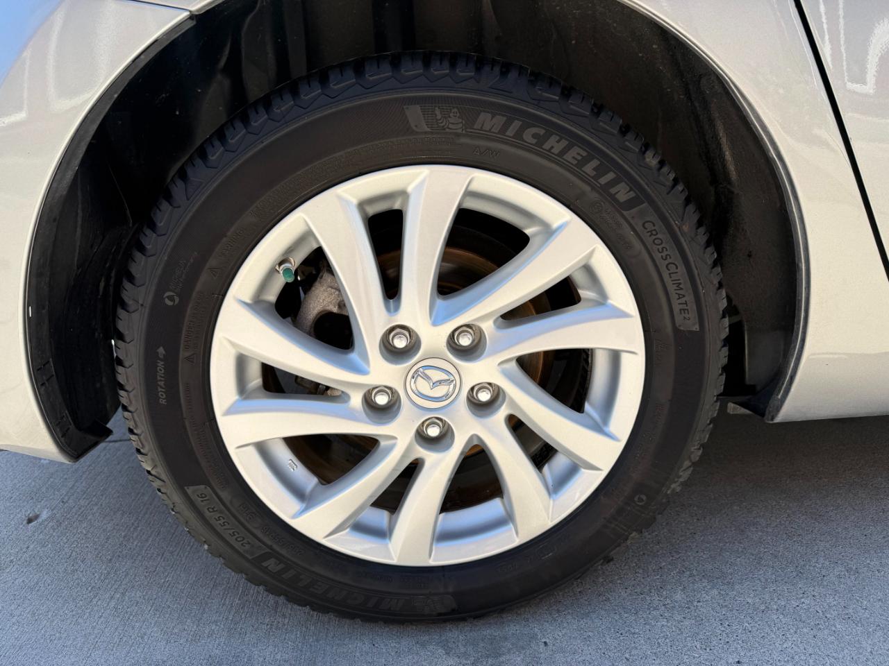 Mazda MAZDA3 i 2012