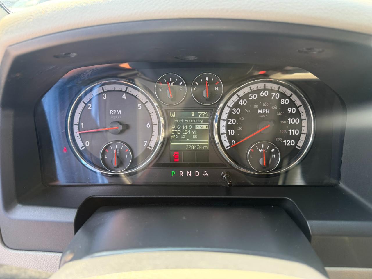RAM 1500 SLT 2012