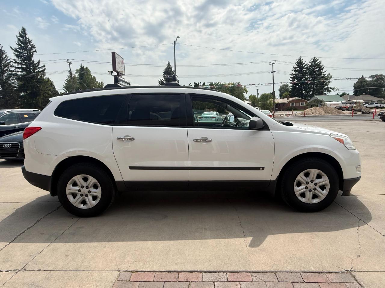 Chevrolet Traverse LS 2010