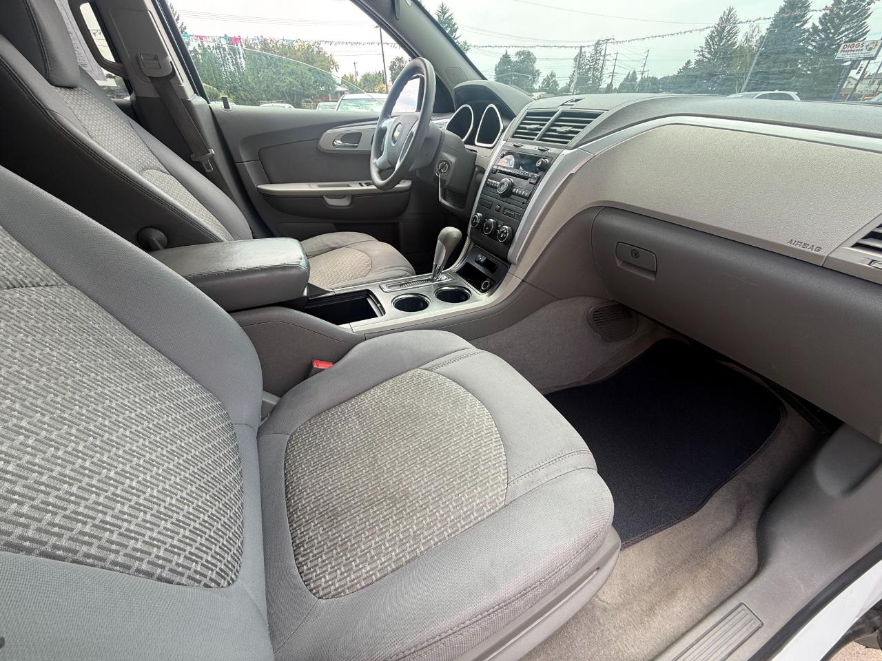 Chevrolet Traverse LS 2010