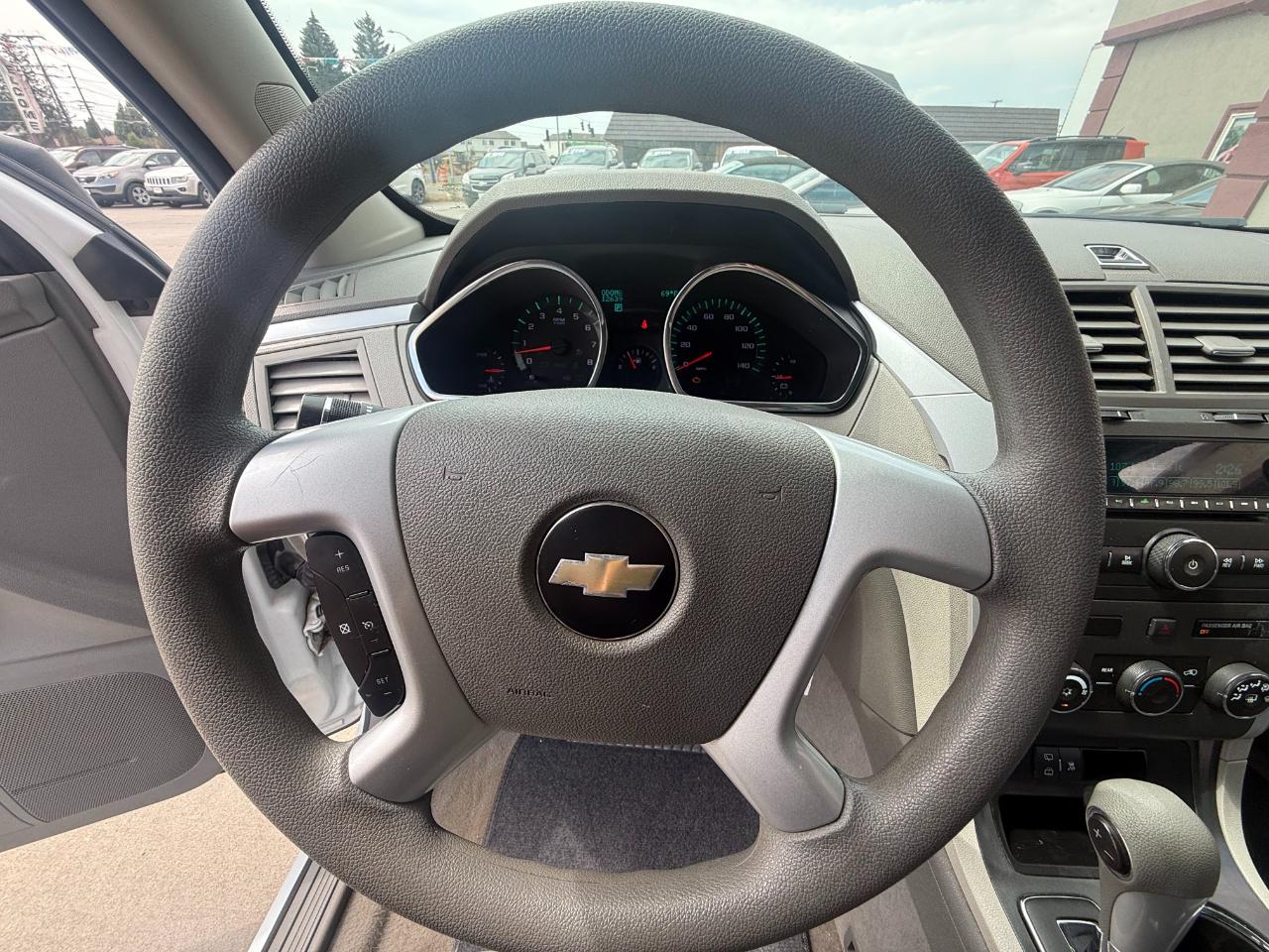 Chevrolet Traverse LS 2010