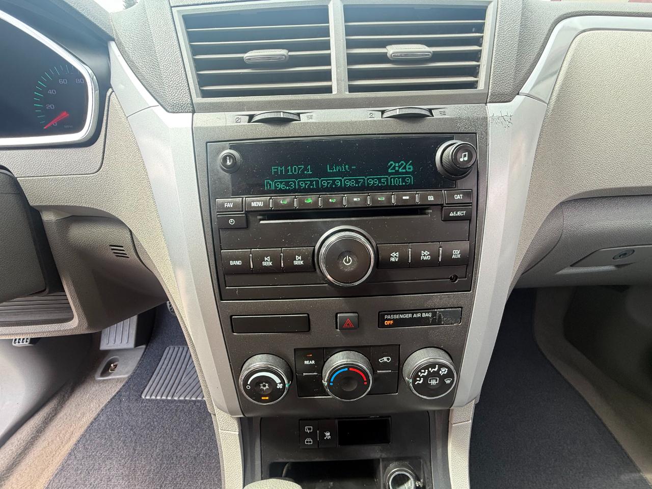 Chevrolet Traverse LS 2010
