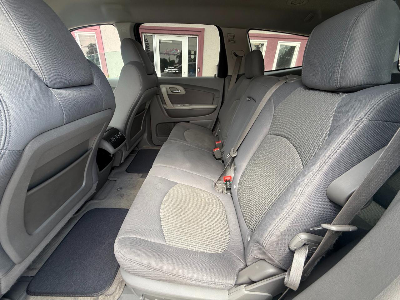 Chevrolet Traverse LS 2010