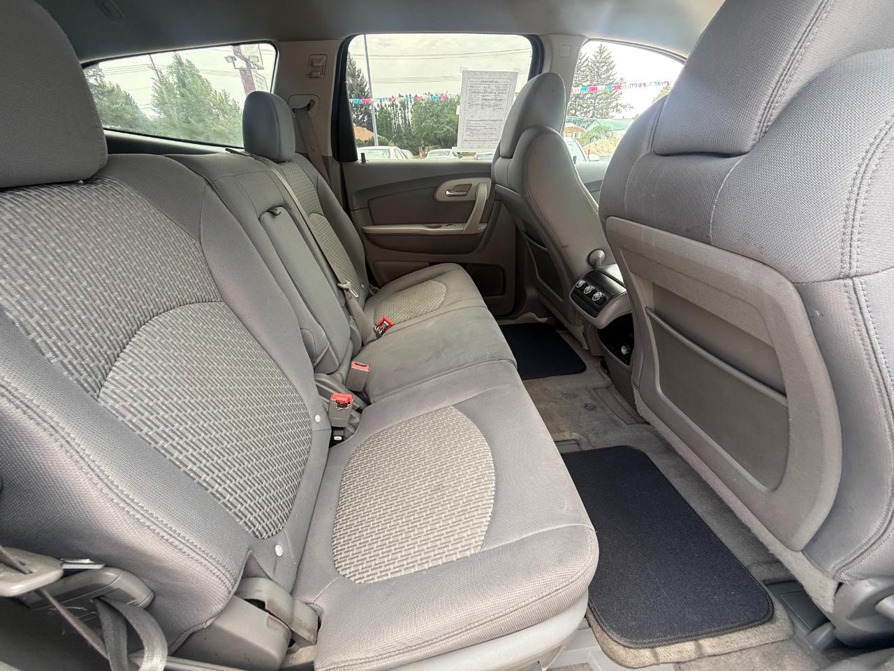 Chevrolet Traverse LS 2010