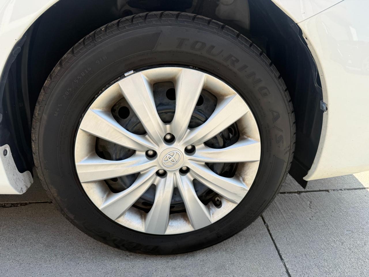 Toyota Corolla LE 2013