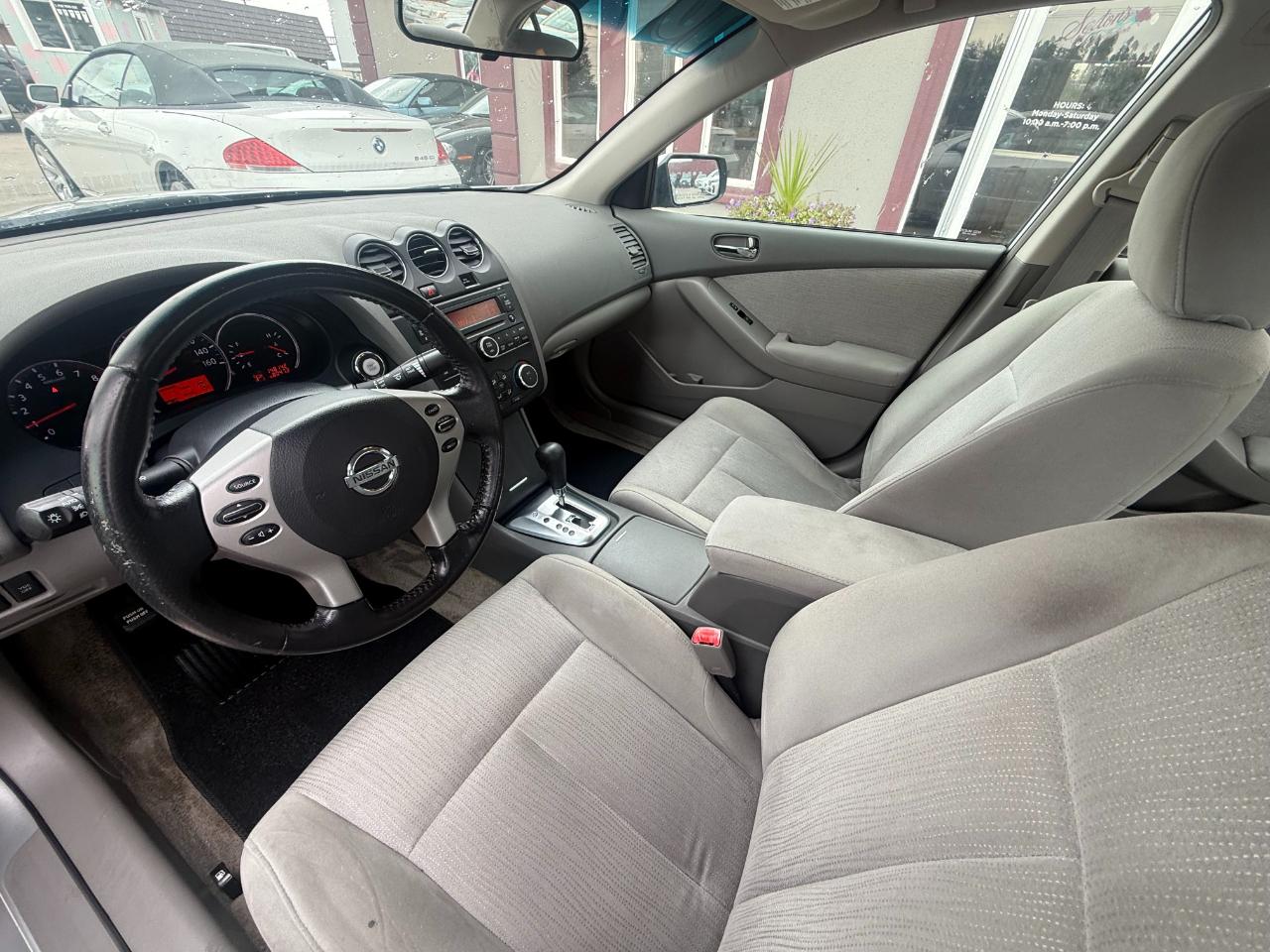 Nissan Altima Base 2010