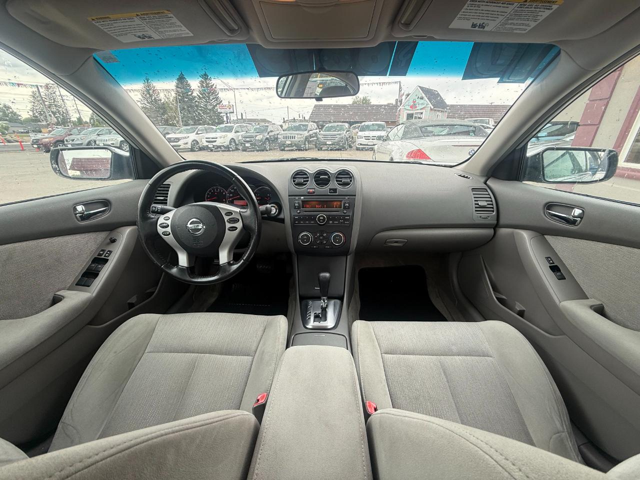 Nissan Altima Base 2010