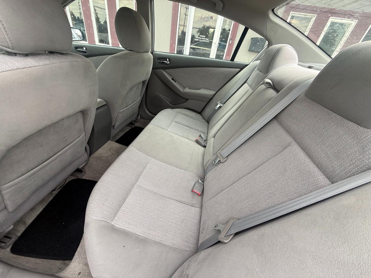 Nissan Altima Base 2010
