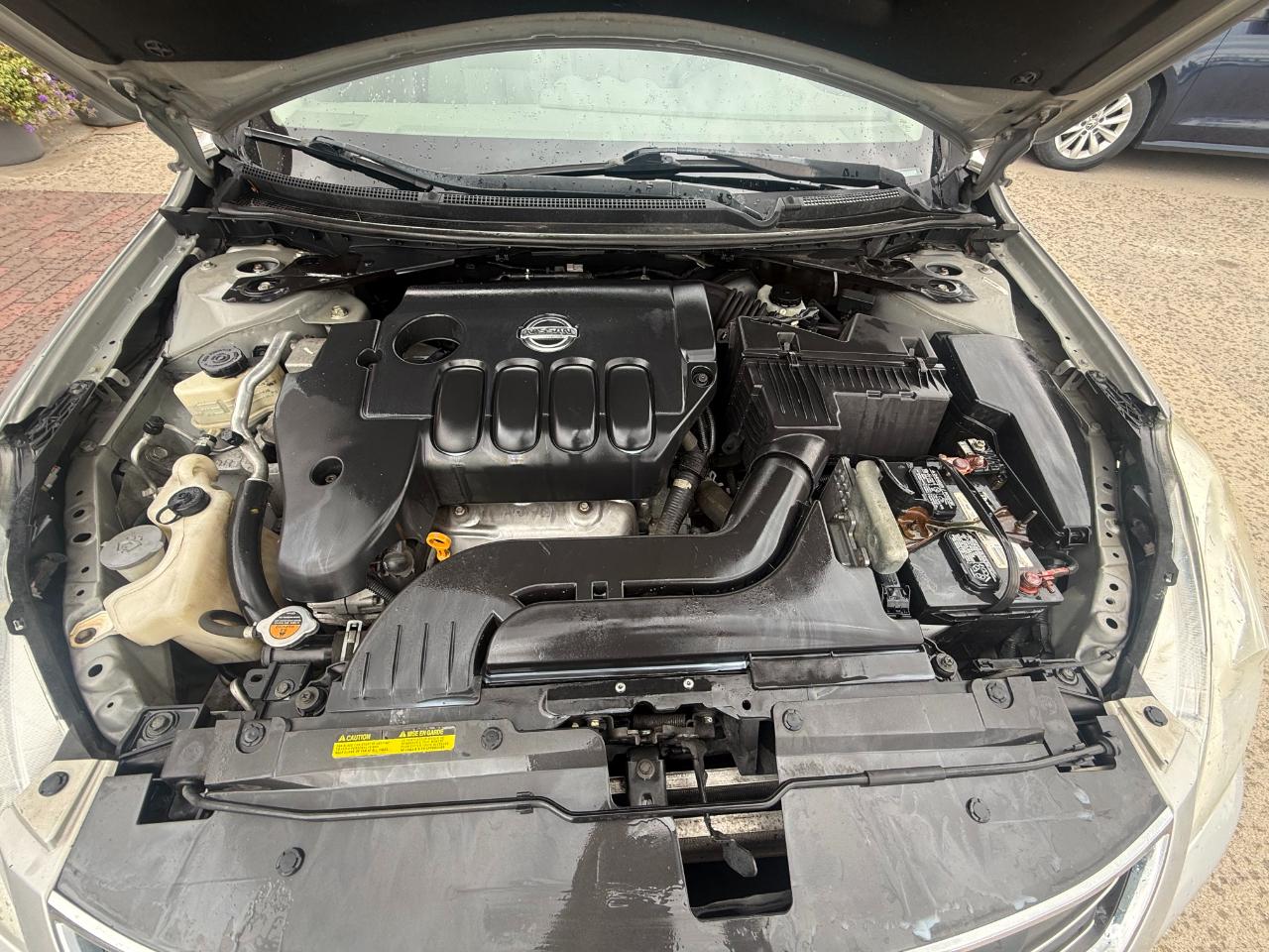 Nissan Altima Base 2010