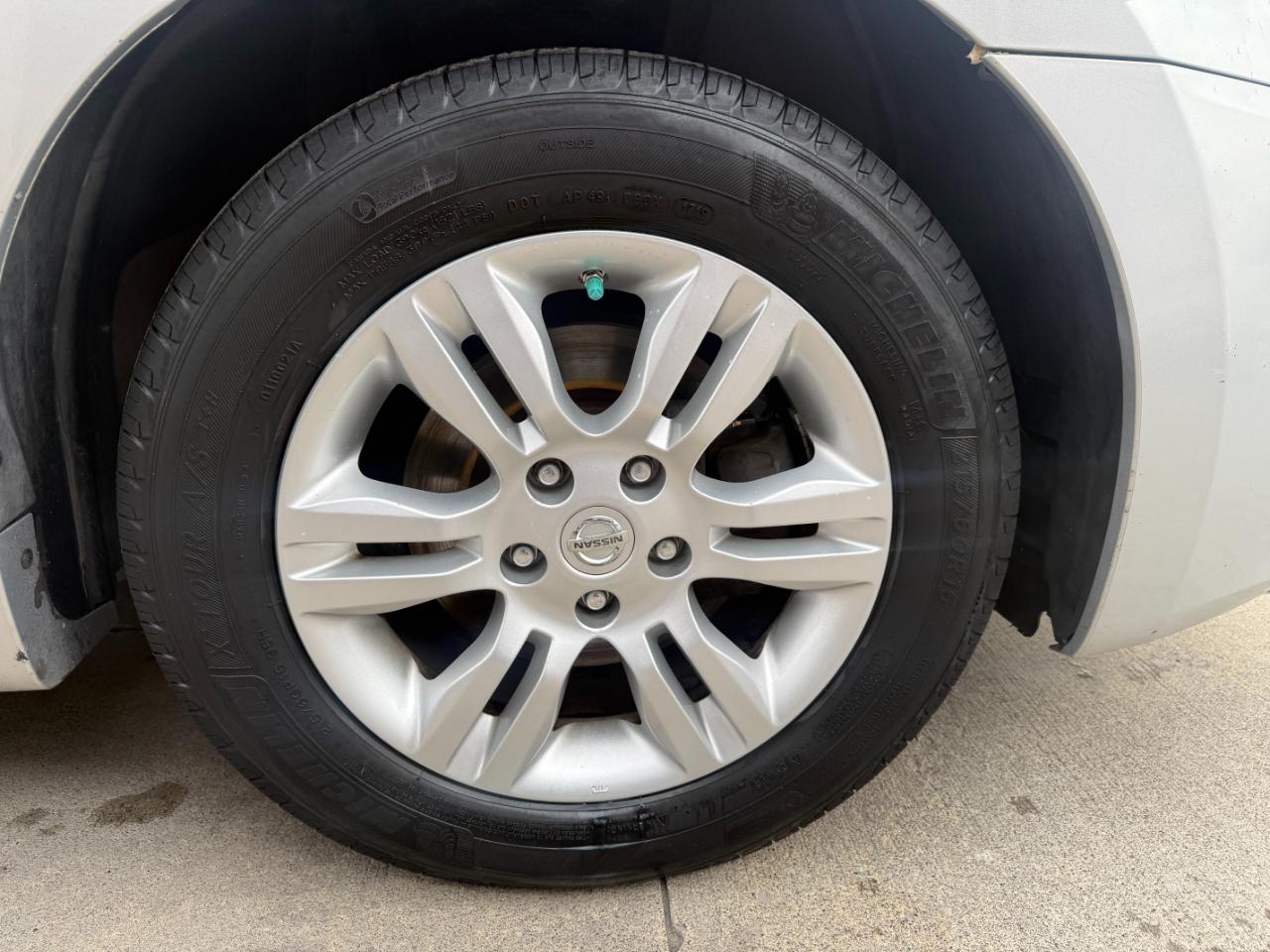 Nissan Altima Base 2010